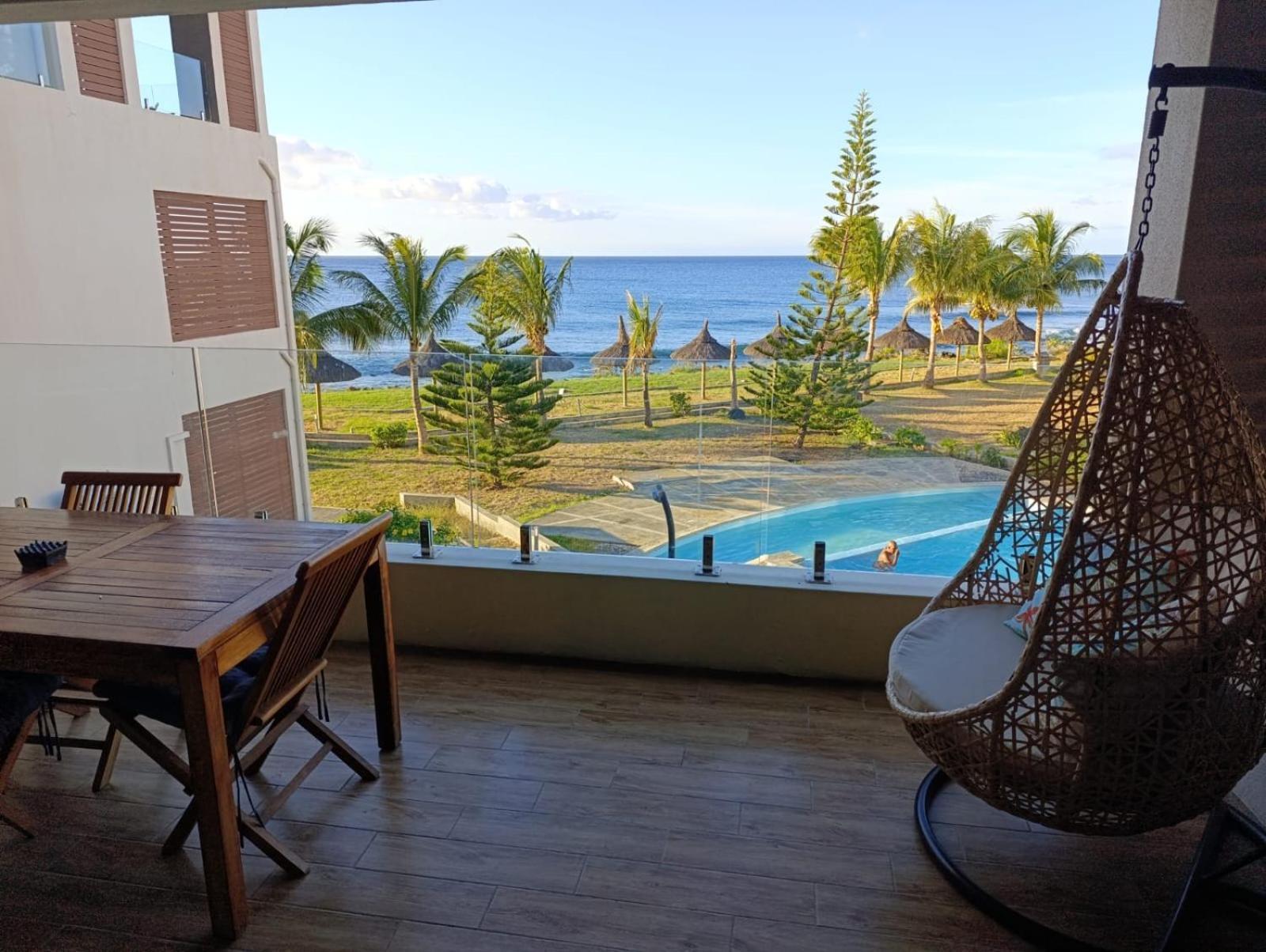 Magnificent Sea-View Apartment Flic-en-Flacq Extérieur photo